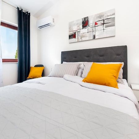 Apartments E&M Pula Ngoại thất bức ảnh