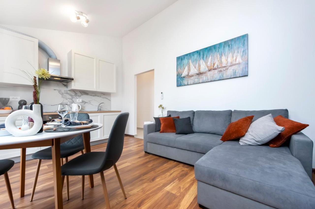 Apartments E&M Pula Ngoại thất bức ảnh