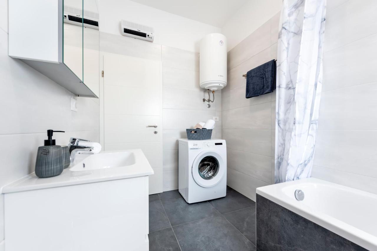 Apartments E&M Pula Ngoại thất bức ảnh