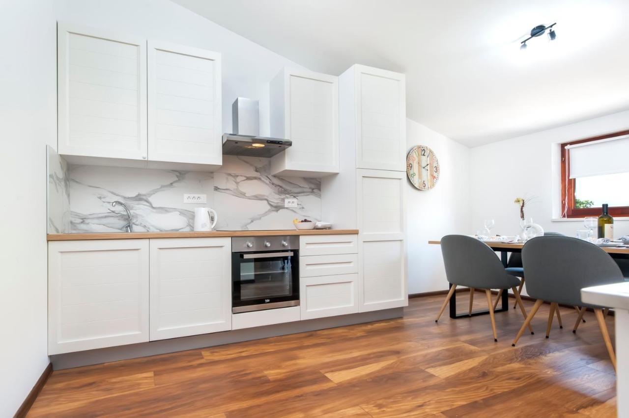 Apartments E&M Pula Ngoại thất bức ảnh