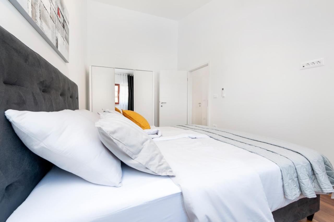 Apartments E&M Pula Ngoại thất bức ảnh