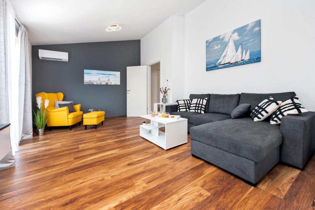 Apartments E&M Pula Ngoại thất bức ảnh