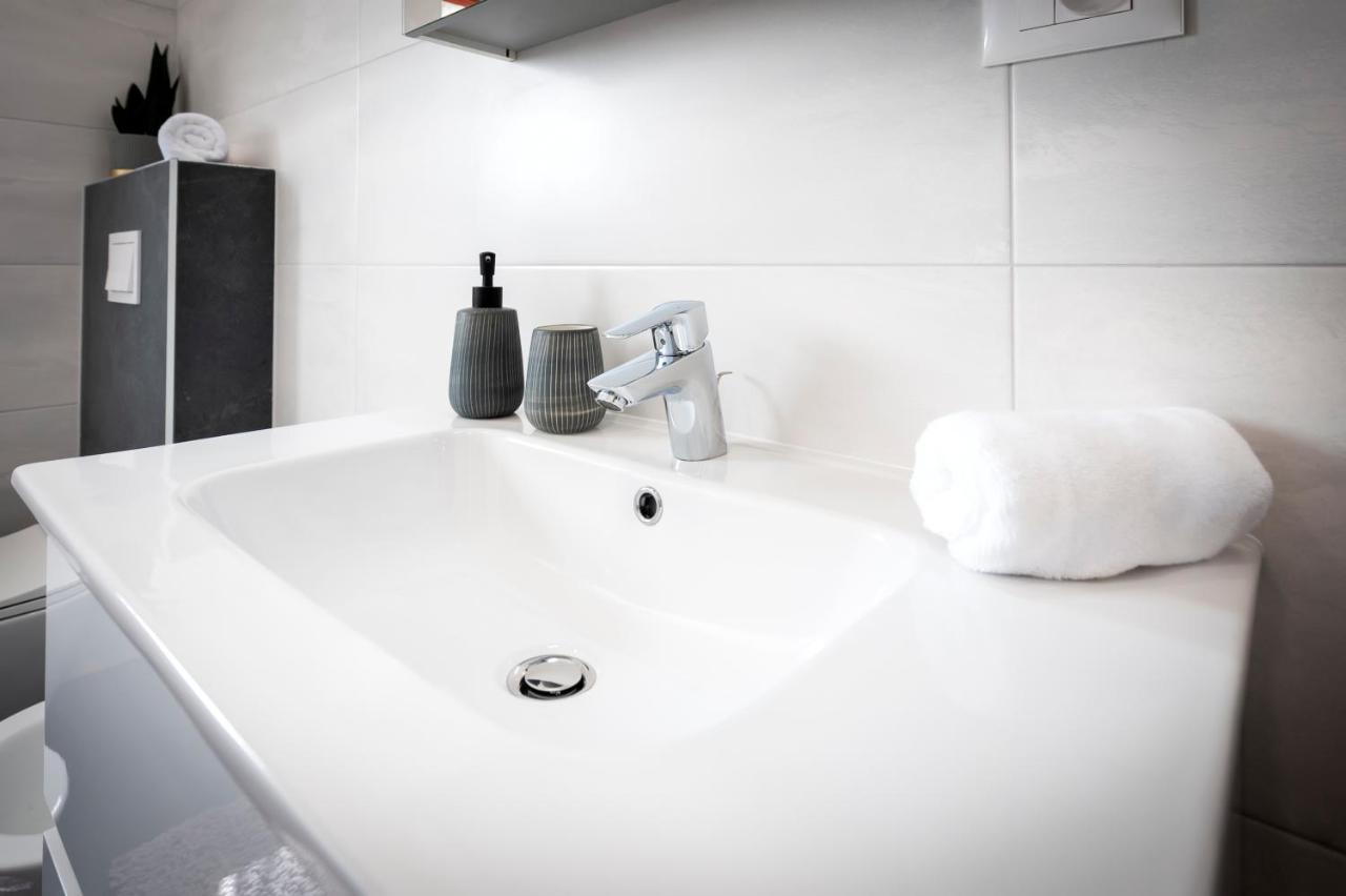 Apartments E&M Pula Ngoại thất bức ảnh