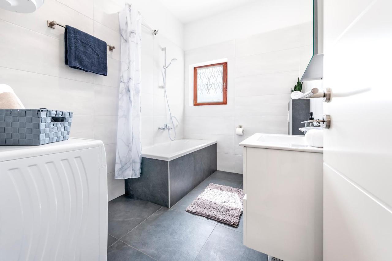 Apartments E&M Pula Ngoại thất bức ảnh