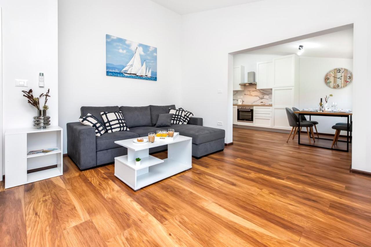 Apartments E&M Pula Ngoại thất bức ảnh